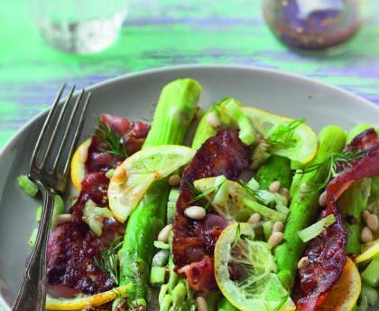 Salade d'asperges aux pignons