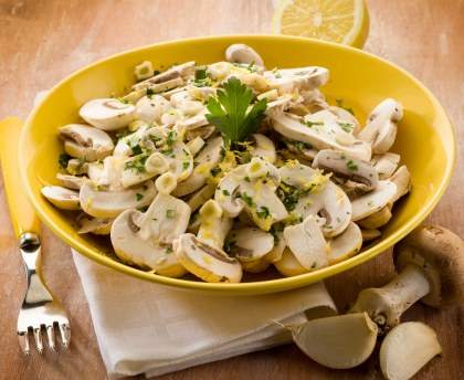Salade de champignons crus au  yaourt