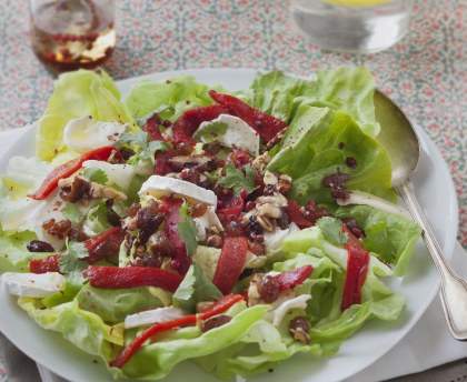 Salade de chèvre aux amandes et poivrons marinés
