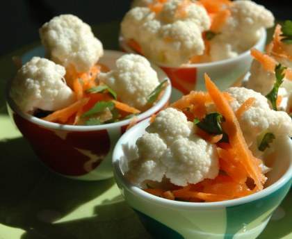 Salade de chou-fleur cru aux carottes