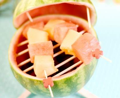 Salade de fruit dans une pastèque