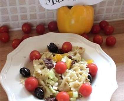Salade de pâtes aux tomates séchées et à la feta