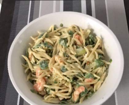 Salade de pâtes, haricots verts et crevettes