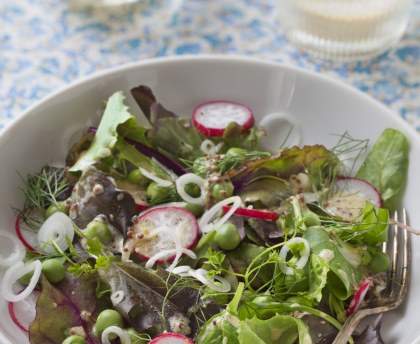 Salade de petits pois frais au mesclun