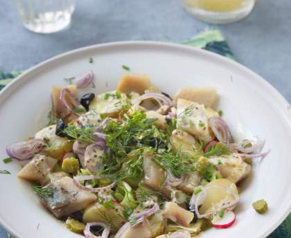 Salade de pommes de terre aux harengs fumés