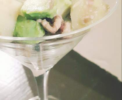 Salade de pommes de terre, avocats et noix