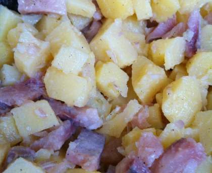 Salade de pommes de terre tièdes et harengs fumés