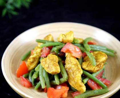 Salade de poulet curry et haricots verts