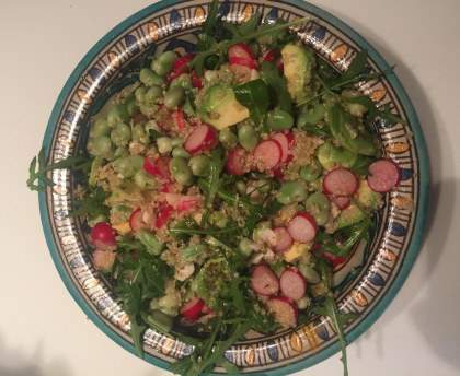 Salade de quinoa aux fèves et radis