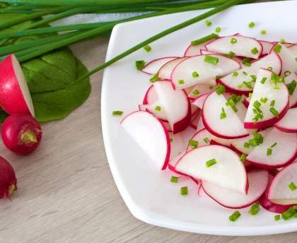 Salade de radis roses