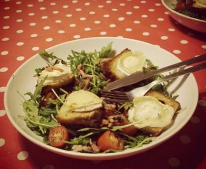 Salade de roquette et chèvre miel