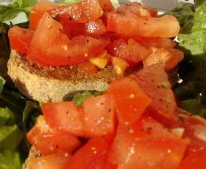 Salade de tomates à la napolitaine