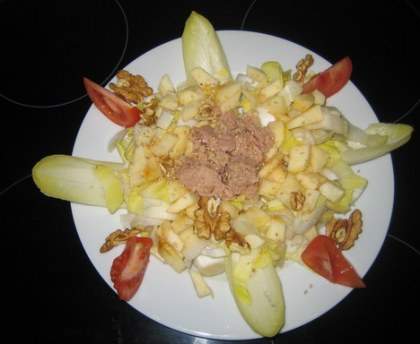 Salade d'endives au thon et à la pomme