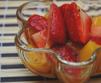 Salade épicée fraises - mangue