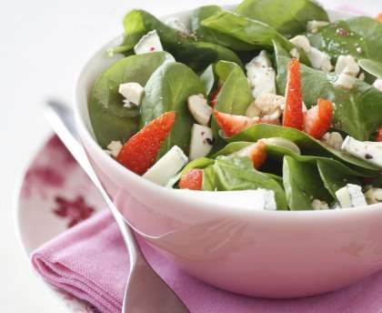 Salade épinards, chèvre et fraises