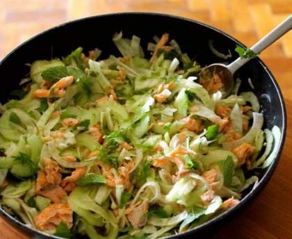 Salade fraiche de fenouil, concombre et saumon