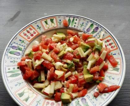 Salade tomate avocat pomme mozzarella