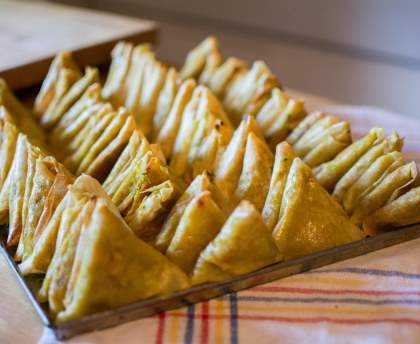 Samossas aux poireaux, carottes et lait de coco