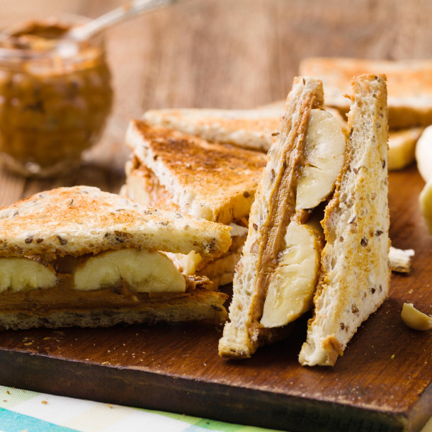 Sandwich banane et beurre de cacahuète
