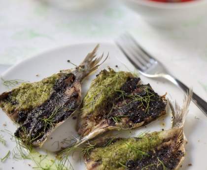 Sardines grillées à la tapenade et au basilic