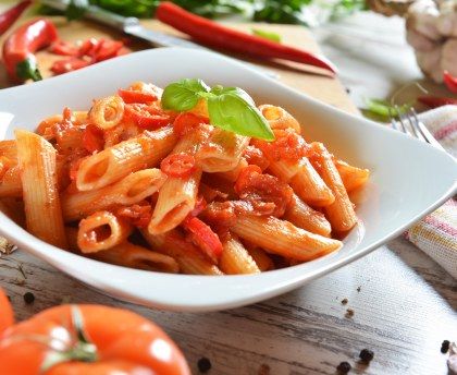 sauce tomate rapide et parfumée pour pâtes et pizzas (et ses variantes)