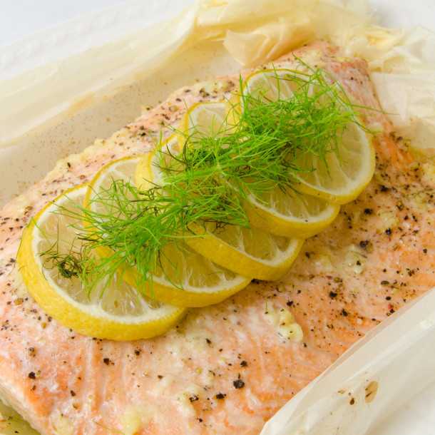 Saumon et pommes de terre en papillote