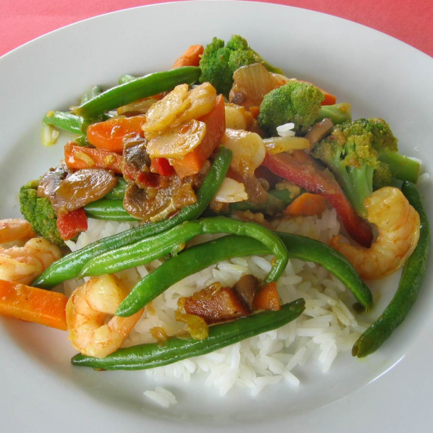 Sauté aux crevettes et aux légumes minute sans gluten