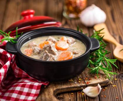 Sauté de  veau aux olives (Corse)