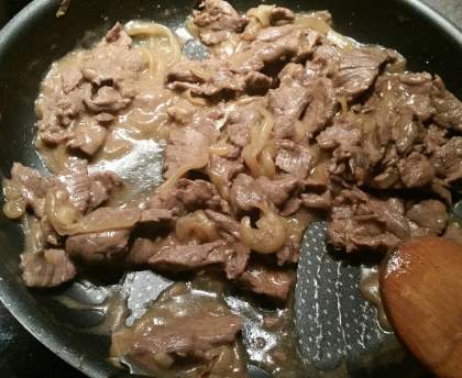Sauté de boeuf aux oignons ultra simple
