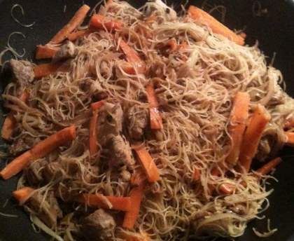 Sauté de porc vermicels et légumes au wok