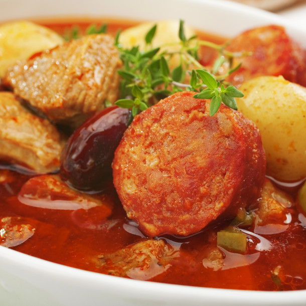 Sauté de veau au chorizo, tomates et olives