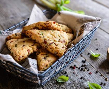 Scone salé bacon, oignon et comté Juraflore