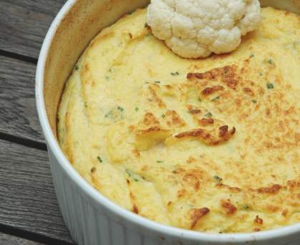 Soufflé de chou-fleur et dés de jambon