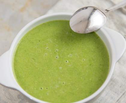 Soupe à la courgette et à la laitue