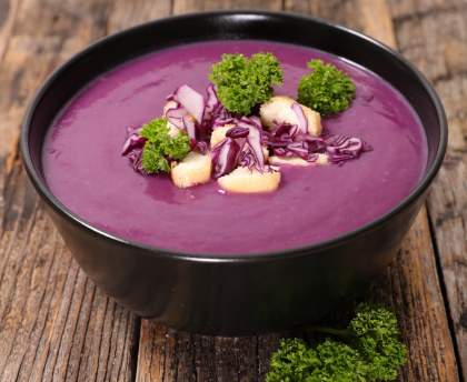 Soupe au chou rouge à la marmite