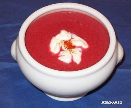 Soupe aux bettraves rouges