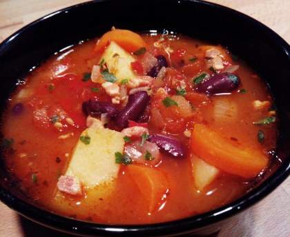 Soupe de légumes aux saveurs cubaines