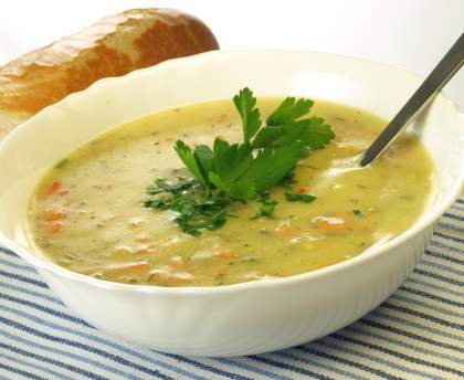 Soupe de légumes poireau carotte navet céleri