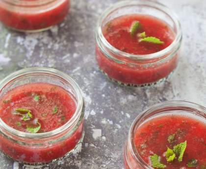 Soupe de pastèque à la menthe