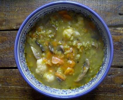 Soupe de pois cassés et légumes façon minestrone