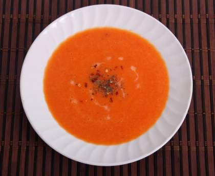Soupe de poivrons rouges simple