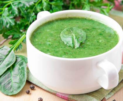 Soupe d'épinards frais