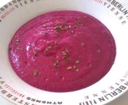 Soupe froide betterave et concombre pour l'été