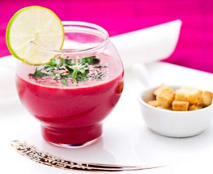 Soupe glacée à la betterave