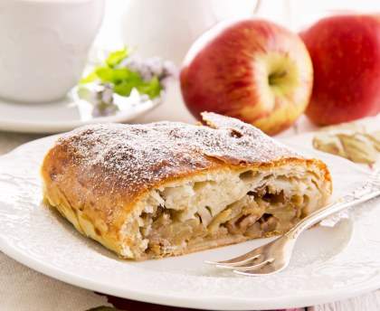 Strüdel aux pommes et aux noix