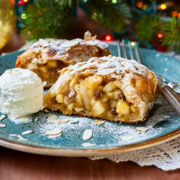 Strudel aux pommes, amandes et raisins arôme cannelle