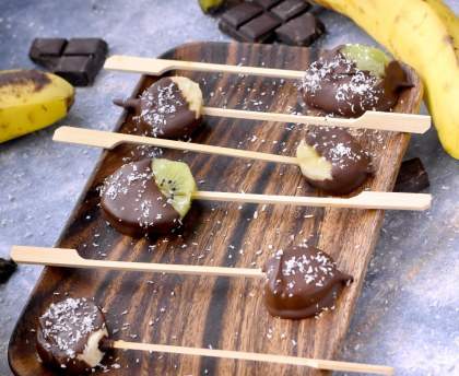 Sucettes de fruit au chocolat
