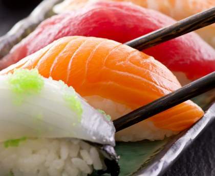 Sushi rouget, maquereau, thon, saumon
