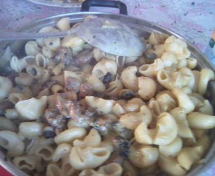 Tagliatelles au curry, hachis et champignons