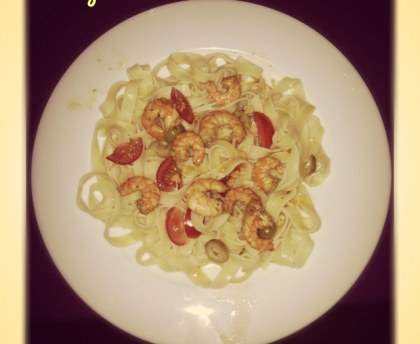 Tagliatelles aux crevettes marinées à la sauce soja et pistou